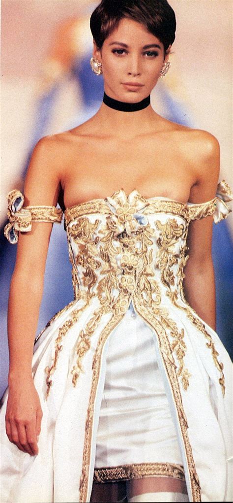 chanel 1990 fall collection.